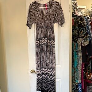 Elegant Black and White Geometric Maxi Dress